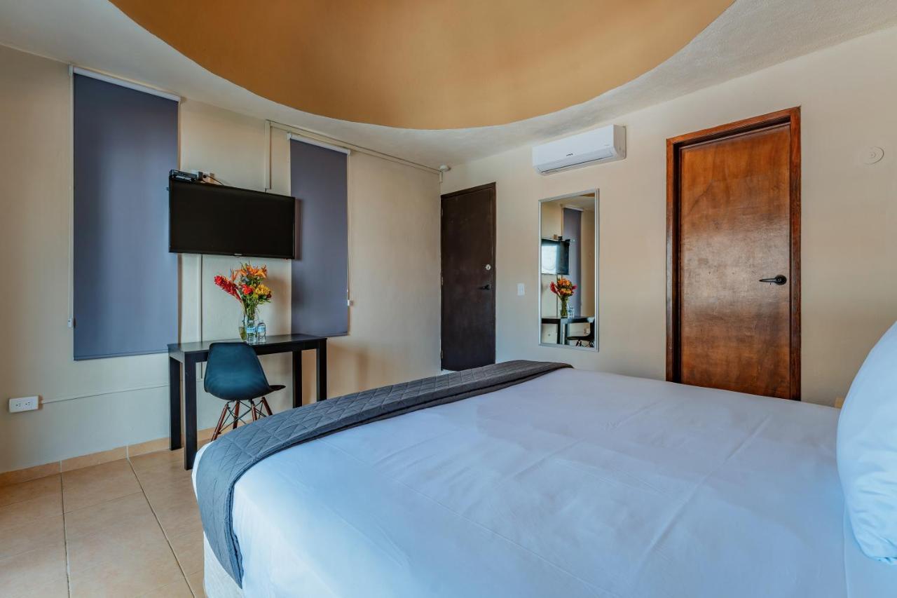 Hotel Brisas 5A Av, 普拉亚卡门 外观 照片
