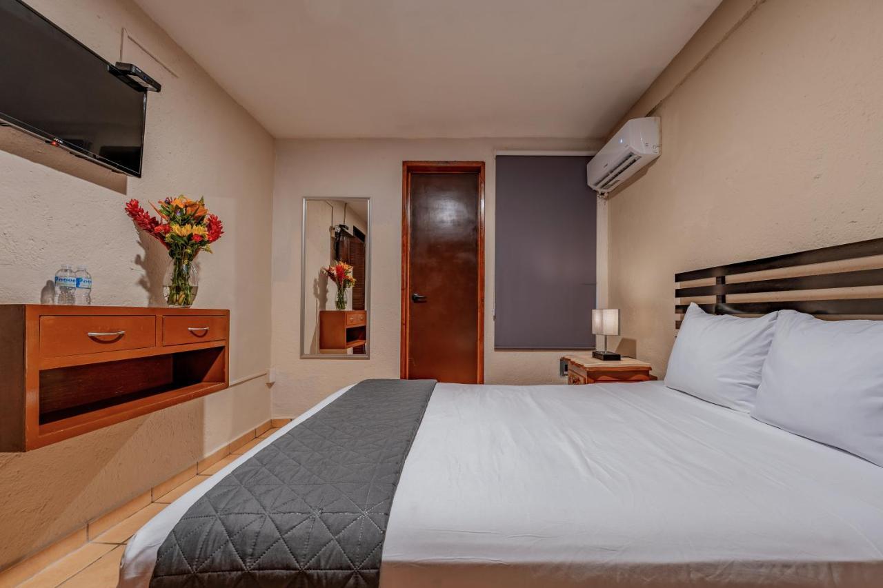 Hotel Brisas 5A Av, 普拉亚卡门 外观 照片
